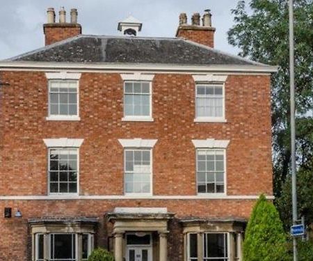 Bed and Breakfast The Lions Newark-on-Trent  Екстер'єр фото